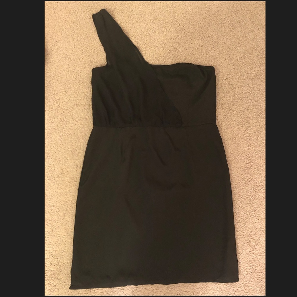 Lulu’s Volcom one shoulder strapless dress